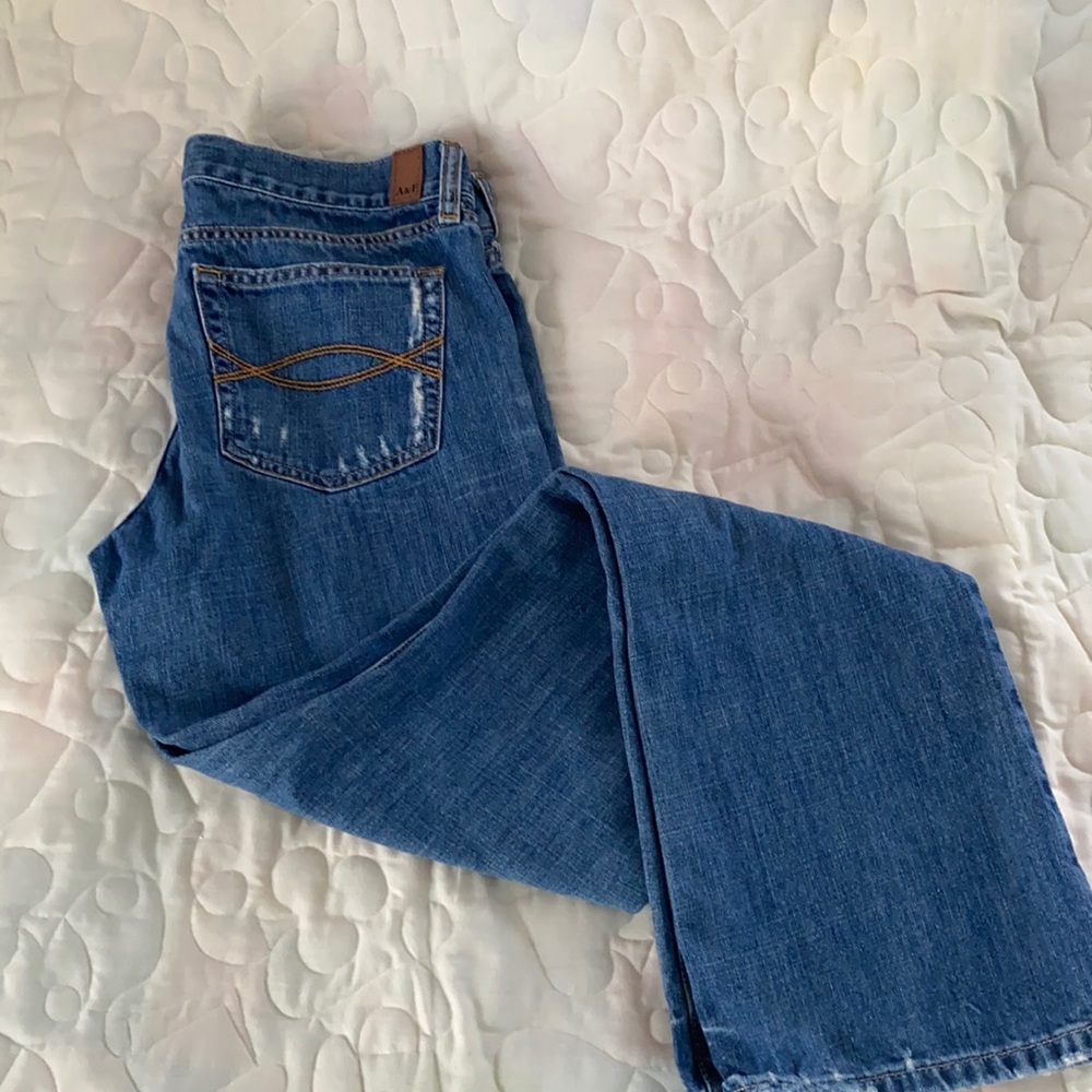 ABERCROMBIE & FITCH. JEANS. SIZE 6R